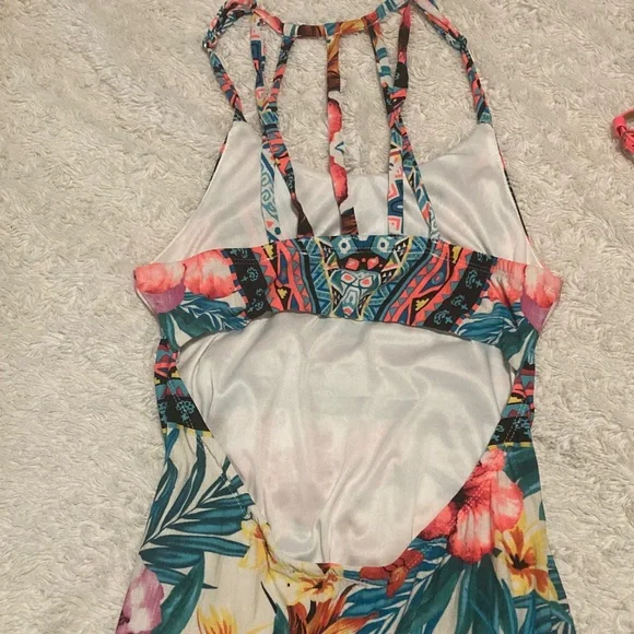 Charlotte Russe Multicolor Floral Maxi Dress with matching Sandals - Picture 6 of 9